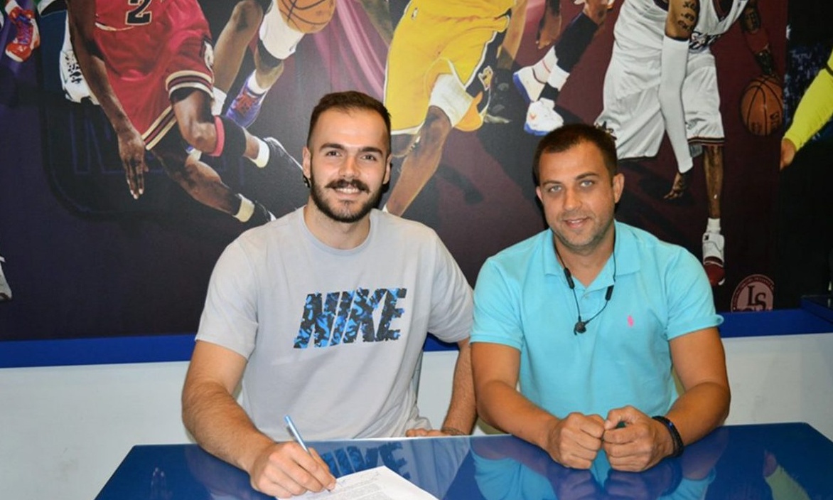 Πανερυθραϊκός: Κοντά σε Καμπουρίδη!