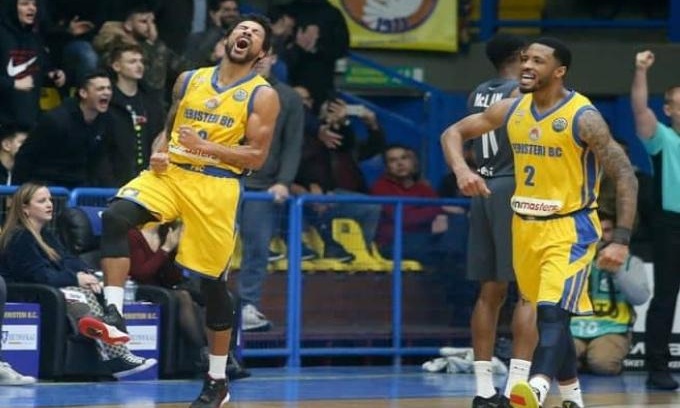 Γκρέι: «Να χτίσουμε πάνω σε όσα έχουμε πετύχει στο Περιστέρι»