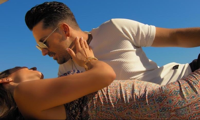 Μόλις κυκλοφόρησε το «ουράνιο τόξο» του Θανάση Βασιλάκου (video)