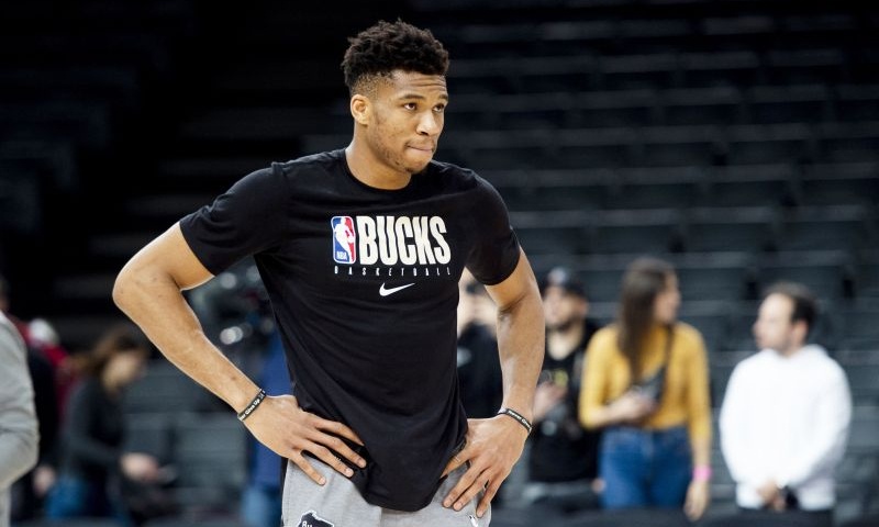 Ντροπή! Βανδάλισαν το γκράφιτι του Γιάννη Αντετοκούνμπο (photos)