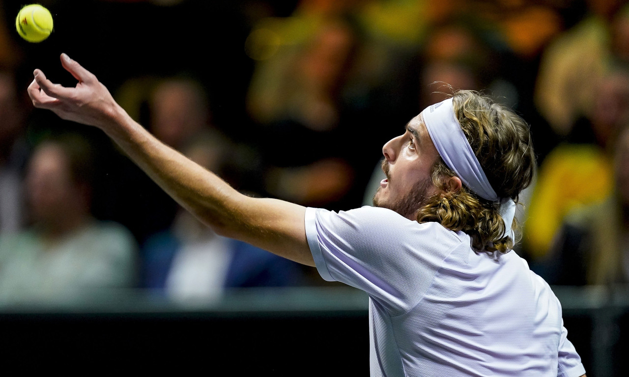 Νίκη και κορυφή για Τσιτσιπά (video)