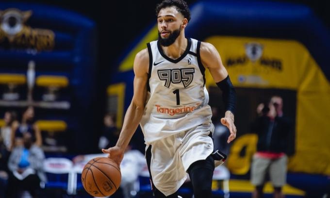 Μακάμπι Τελ Αβίβ: Παρακολουθεί την περίπτωση Ένις