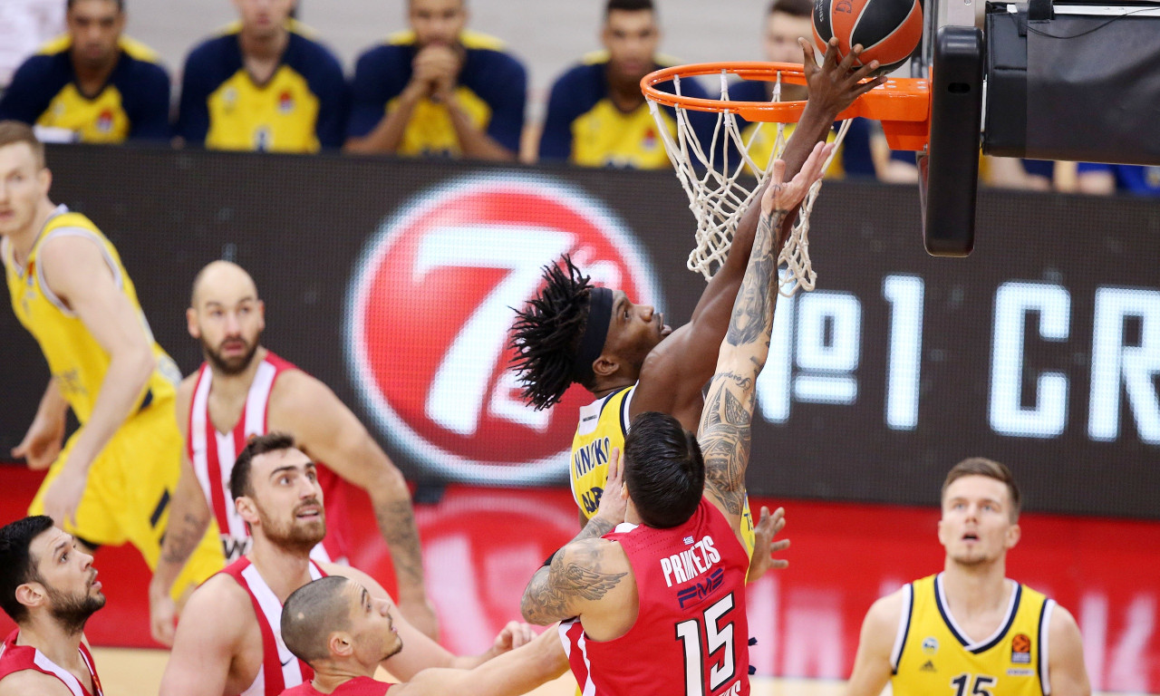 ΕΠΙΣΗΜΟ: Ντύθηκε στα «ερυθρόλευκα» ο Νοκό