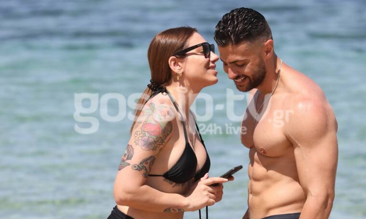 Βαλαβάνη-Βασάλος: Παιδιά σας βλέπουν! Τα τρυφερά ενσταντανέ σε παραλία της Μυκόνου