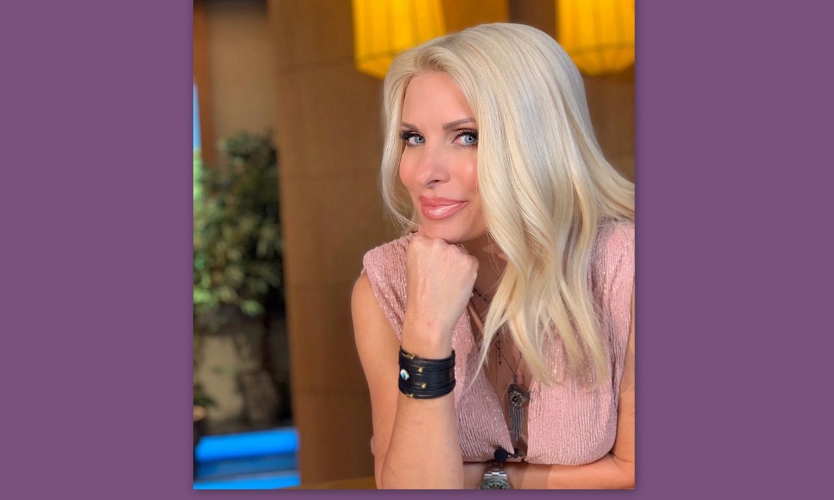 Ελένη Μενεγάκη: Ετοιμάζεται για τις δύο τελευταίες εκπομπές σε άδειο καμαρίνι! (Photo)