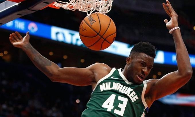 NBA: Το νέο λουκ του Θανάση Αντετοκούνμπο (photos)