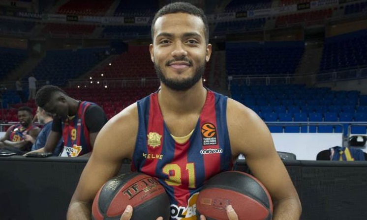 Στην Αρμάνι και ο Σιλντς