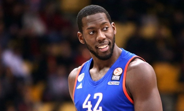 Συνεχίζουν με μειωμένες αποδοχές Ντάνστον και Μπαλμπάι