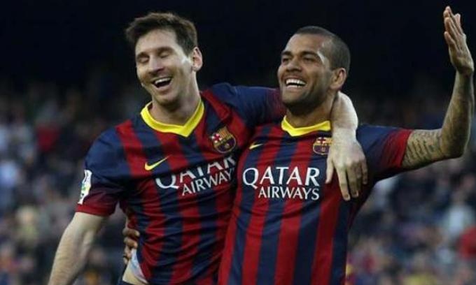 Μπαρτσελόνα: Αποθέωσε Μέσι ο Ντάνι Άλβες (video)