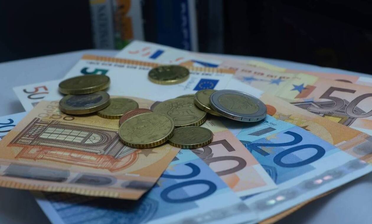 ΟΠΕΚΑ: Επίδομα από 300 έως 600 ευρώ - Ποιοι είναι οι δικαιούχοι
