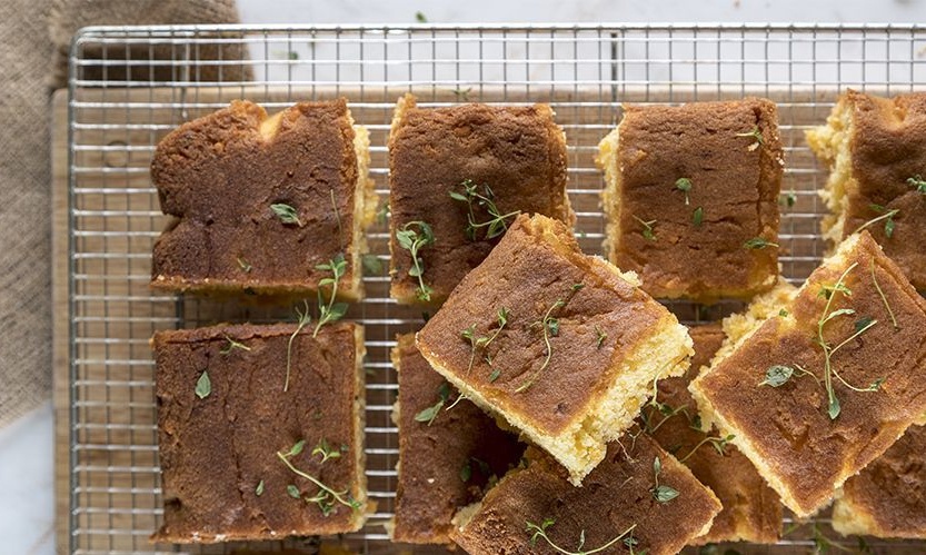 Άκης Πετρετζίκης: Καλαμποκόψωμο