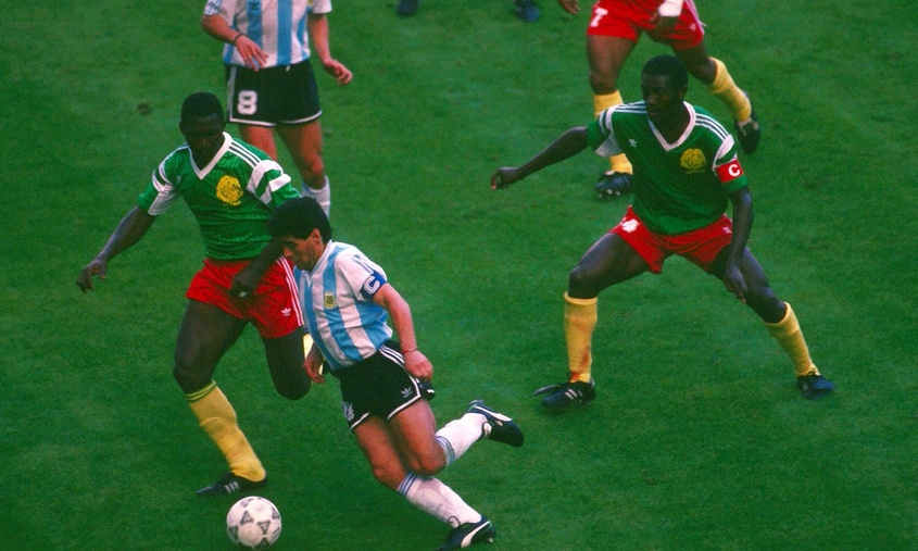 Θρήνος: «Έφυγε» ο αρχηγός του Καμερούν στο Μουντιάλ του 1990 (photos)