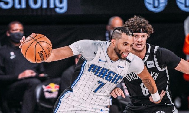 Με άνεση οι Μάτζικ (video)