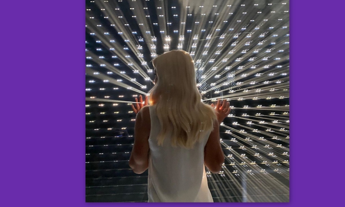 Ελένη Μενεγάκη: Μπήκε ξανά στο στούντιο: Φώτα, κάμερες... πάμε!