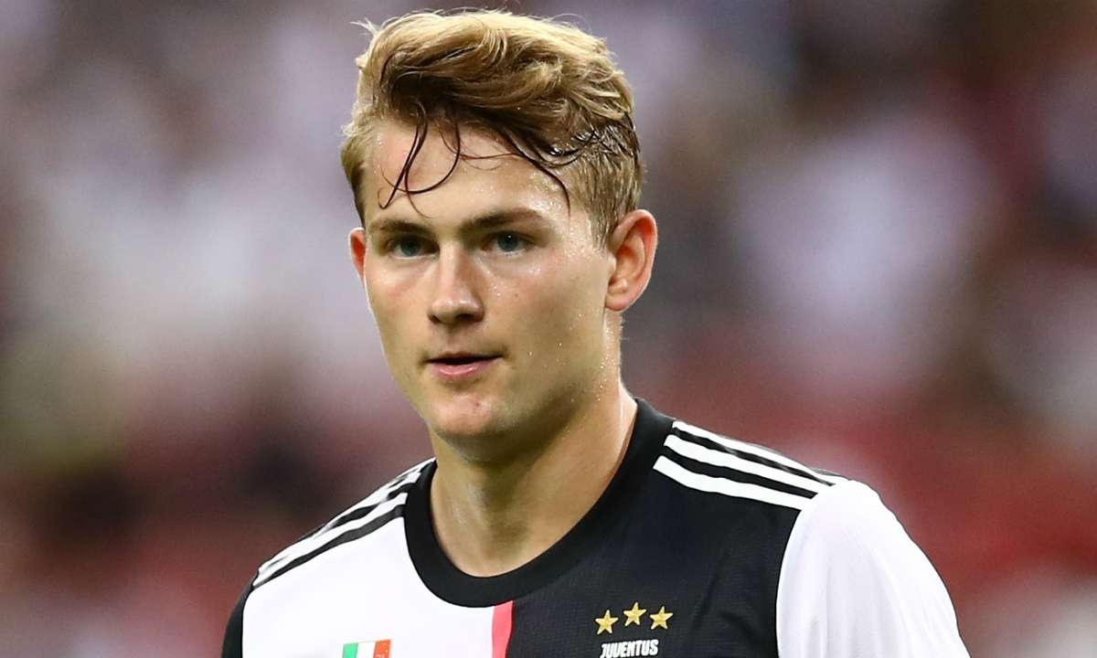 Γιουβέντους: Νυστέρι για Ντε Λιχτ