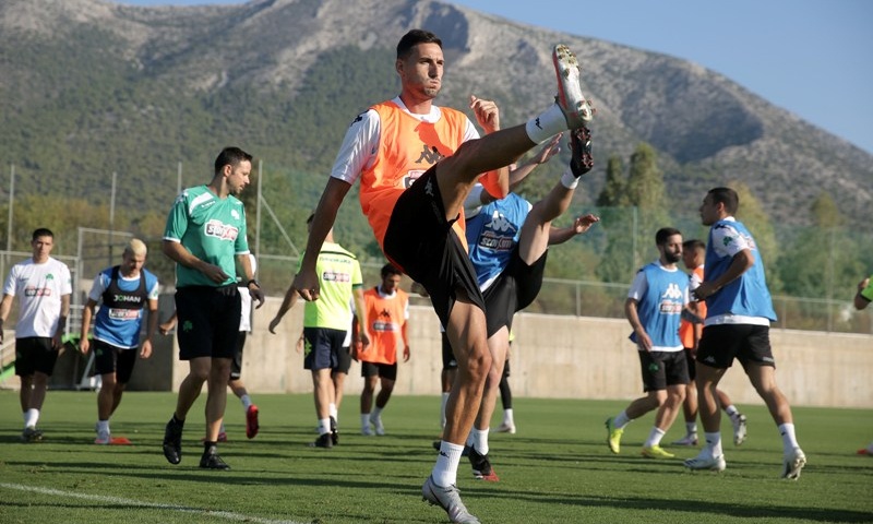 Οι Σέρβοι «βλέπουν» μπάσιμο Λιντς για Μακέντα!