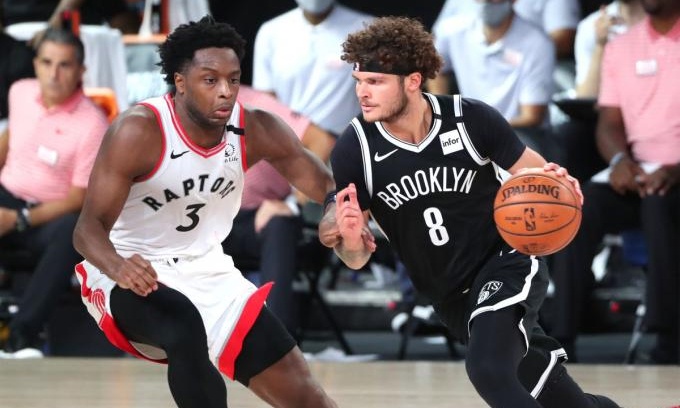 NBA: Ποδοσφαιρικό... τάκλιν στο Ράπτορς-Νετς (video)