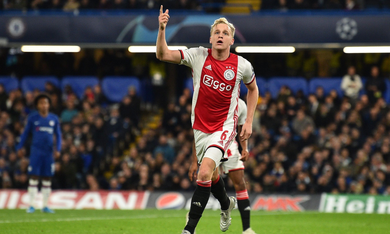 Μπαρτσελόνα: Δίνει Σουάρες για Φαν Ντε Μπέεκ (video)