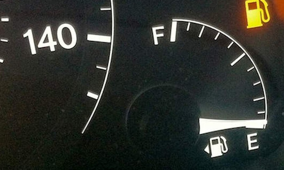 Αυτό να το θυμάσαι κάθε φορά που σου ανάβει το λαμπάκι στο αμάξι