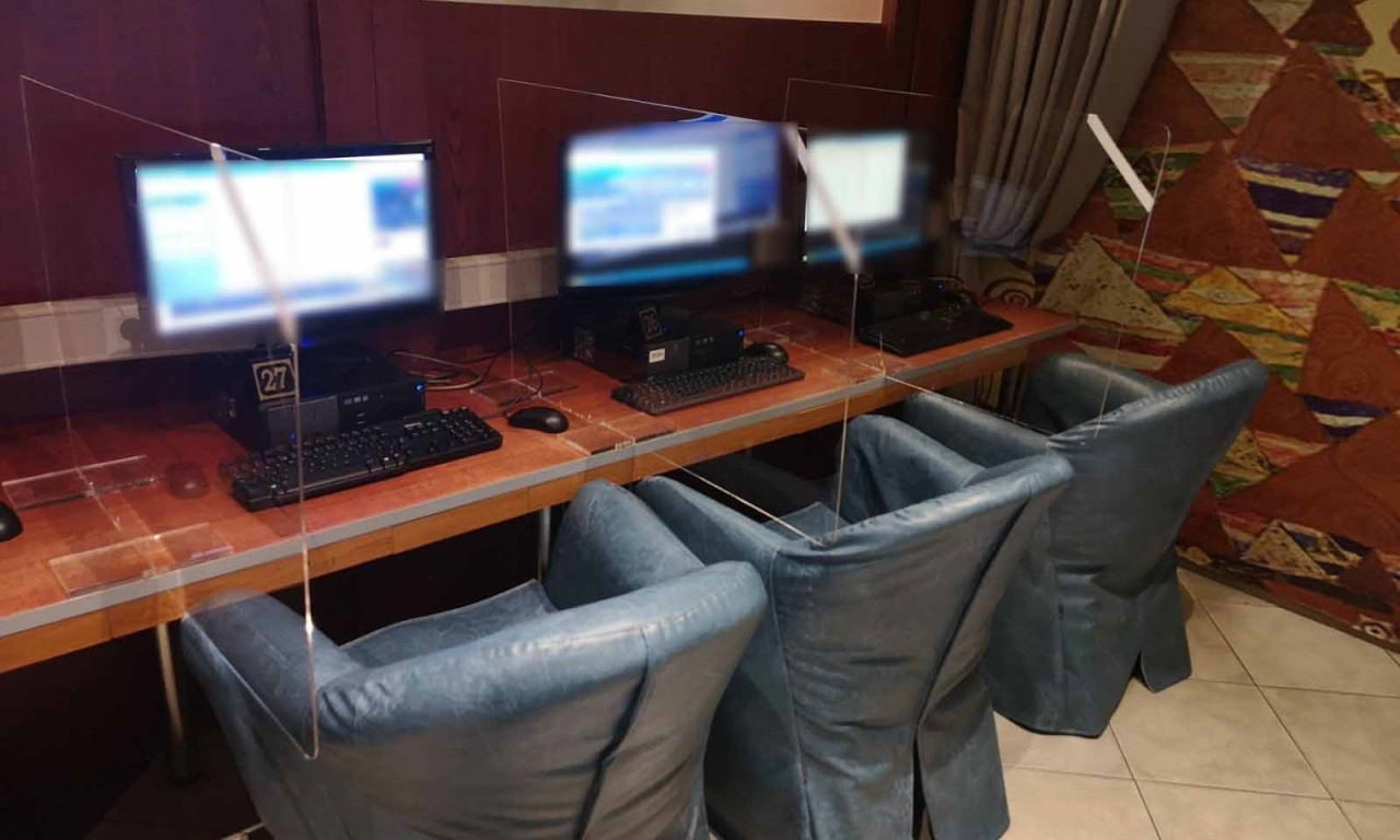 Έφοδος της ΕΛ.ΑΣ. σε παράνομο μίνι καζίνο στη Θεσσαλονίκη