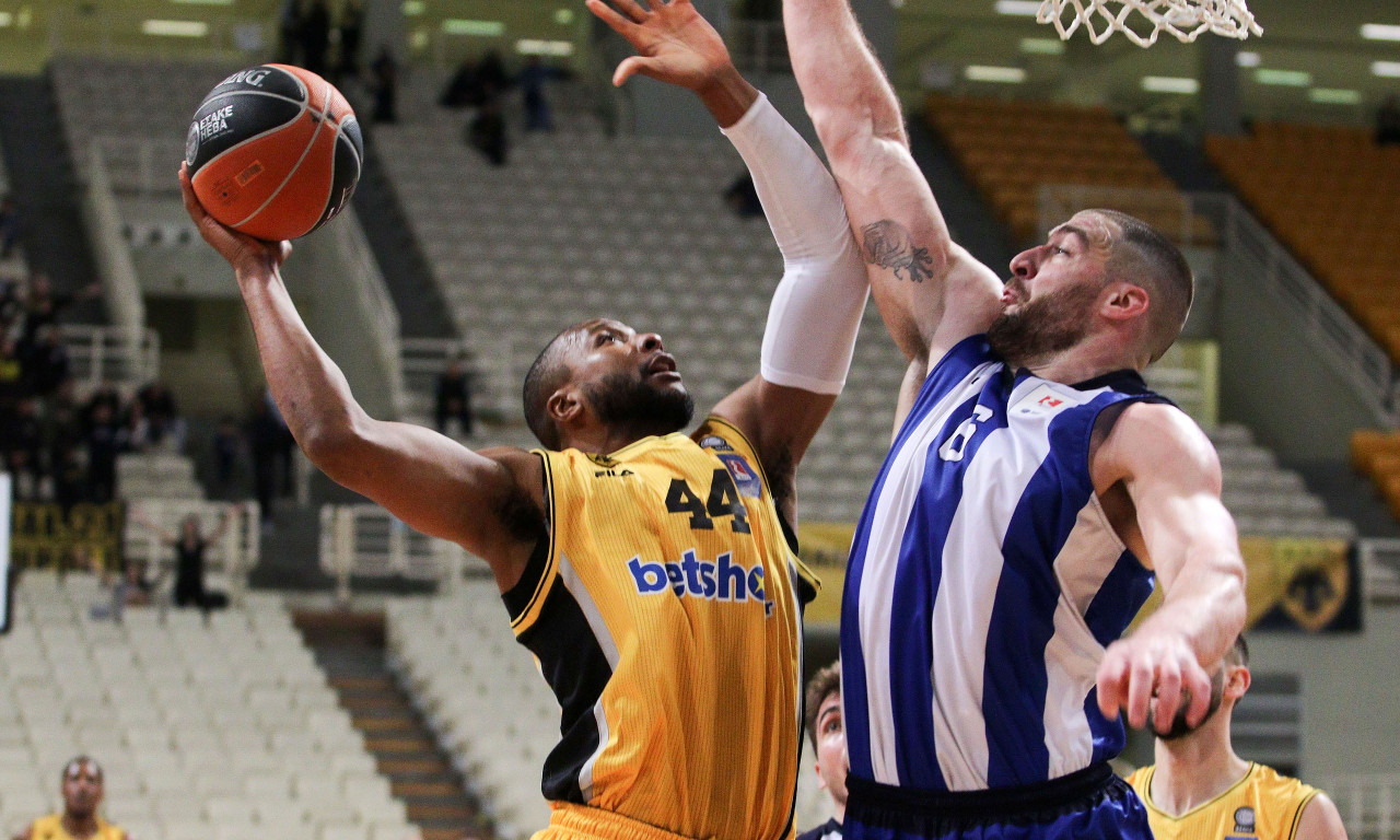 Πονάει ο Σλότερ, «πονοκέφαλος» για την ΑΕΚ