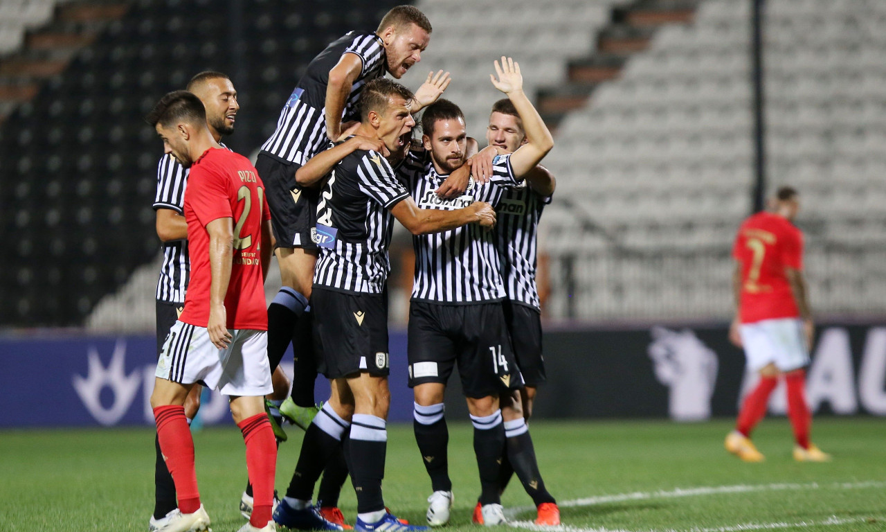 ΠΑΟΚάρα για… σεντόνι, 2-1 τη Μπενφίκα (video+photos)