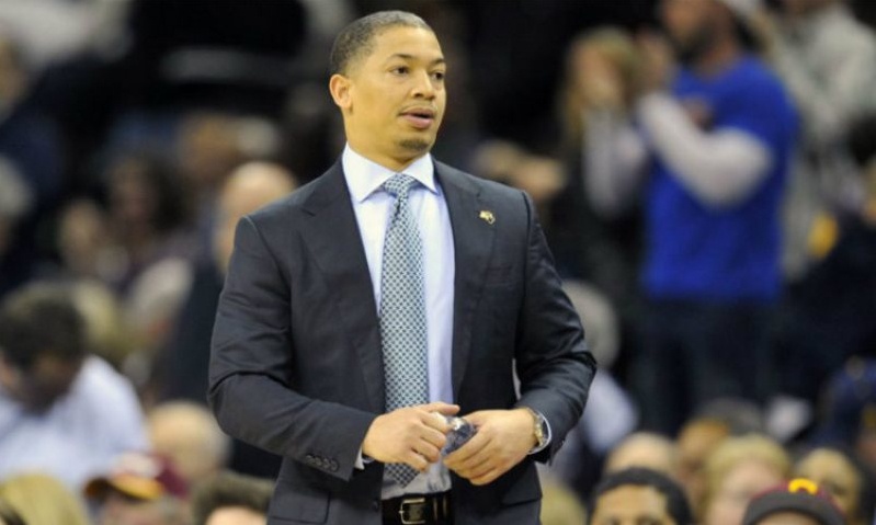 Ακλόνητο φαβορί ο Λου