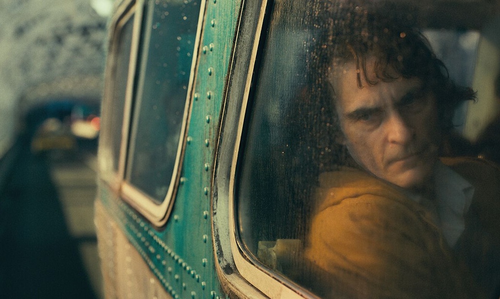 Η Warner Brothers θέλει τριλογία Joker με τον Joaquin Phoenix