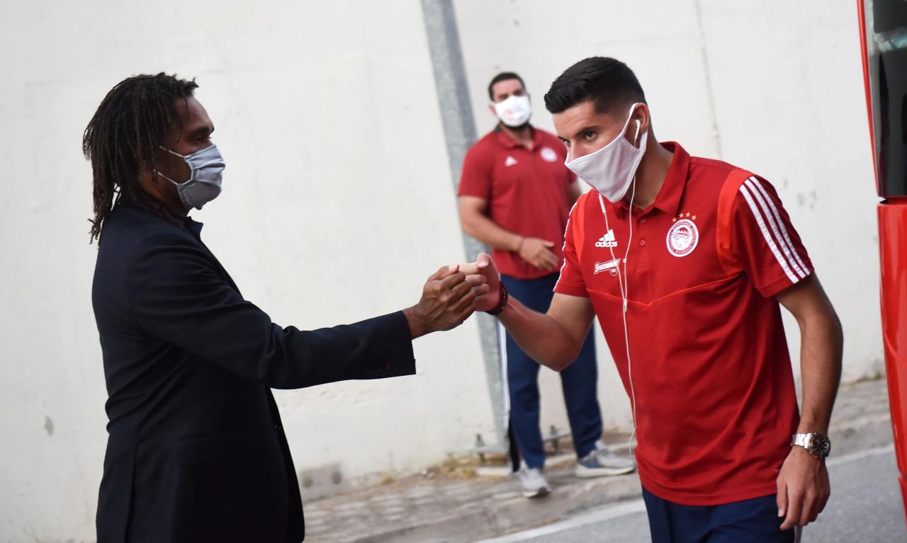 Ολυμπιακός: Θετικός στον κορονοϊό ο Βρουσάι (photos)