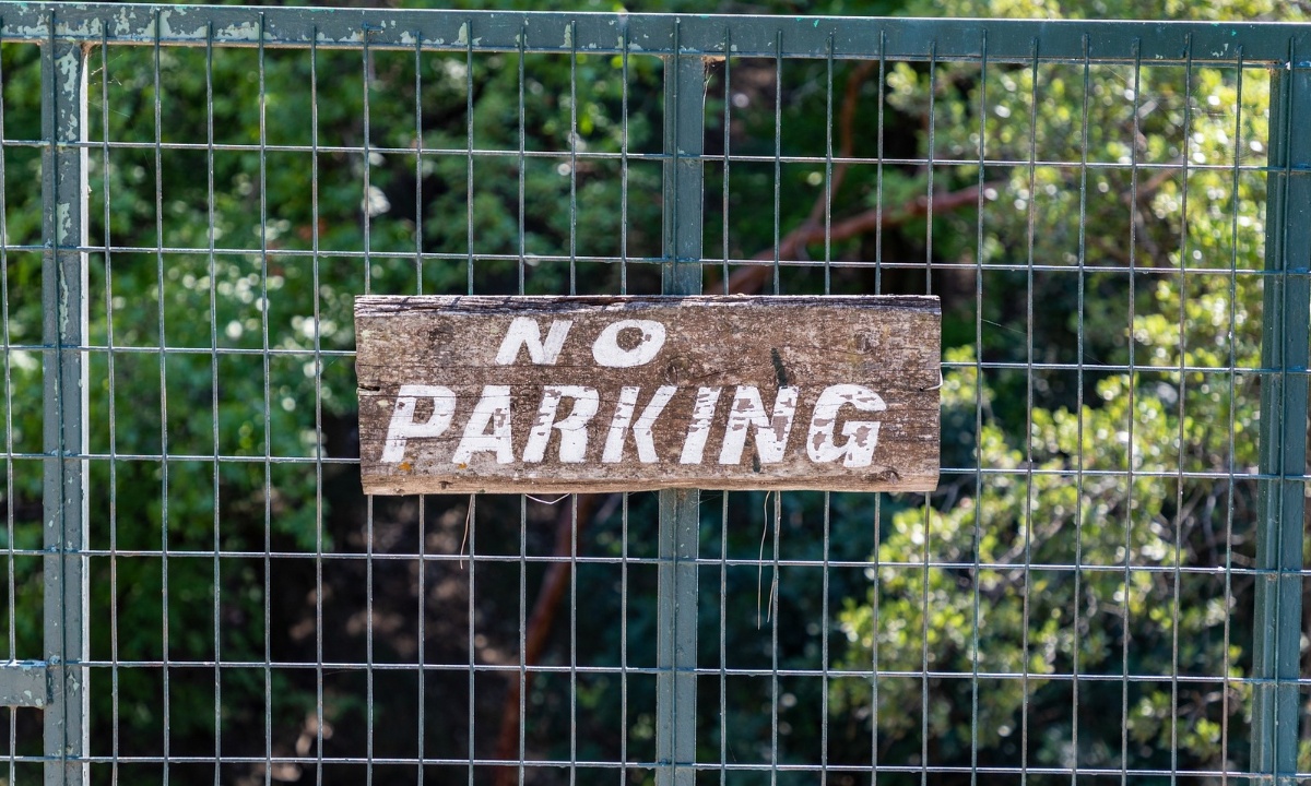 Πάρκαρε το αμάξι σε γωνία – Δεν φαντάζεσαι πώς το βρήκε μετά (photos)