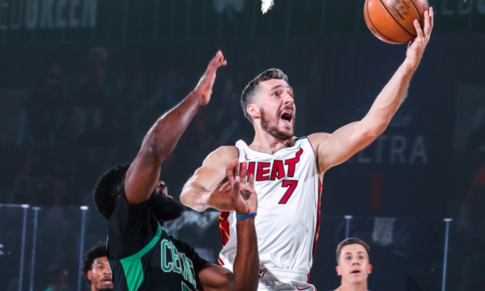 NBA: Ανατροπή και ξεκάθαρο προβάδισμα για Χιτ (video)