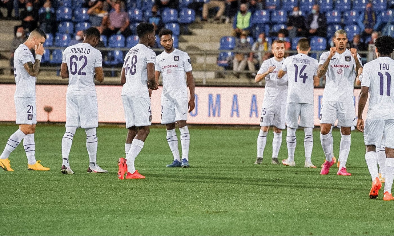 Τεσσάρα και αήττητη με βασικό τον Βράνιες η Άντερλεχτ (video)