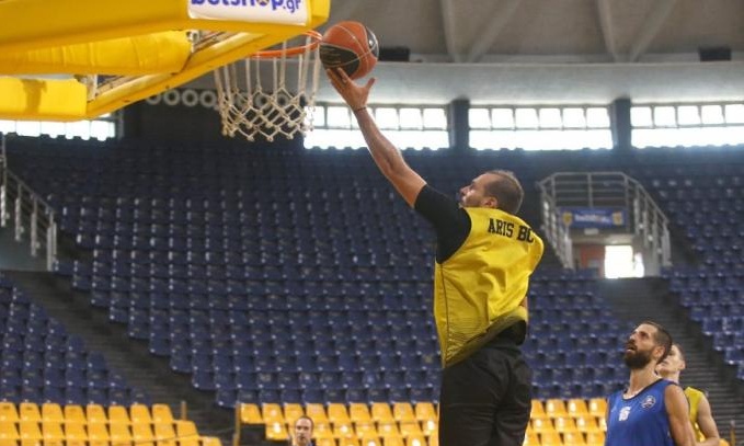 Άρης: Στα κίτρινα ο Σταμάτης