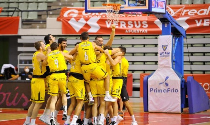 Liga Endesa: Με buzzer beater του Σαλίν έκανε μυθική ανατροπή η Τενερίφη (video)
