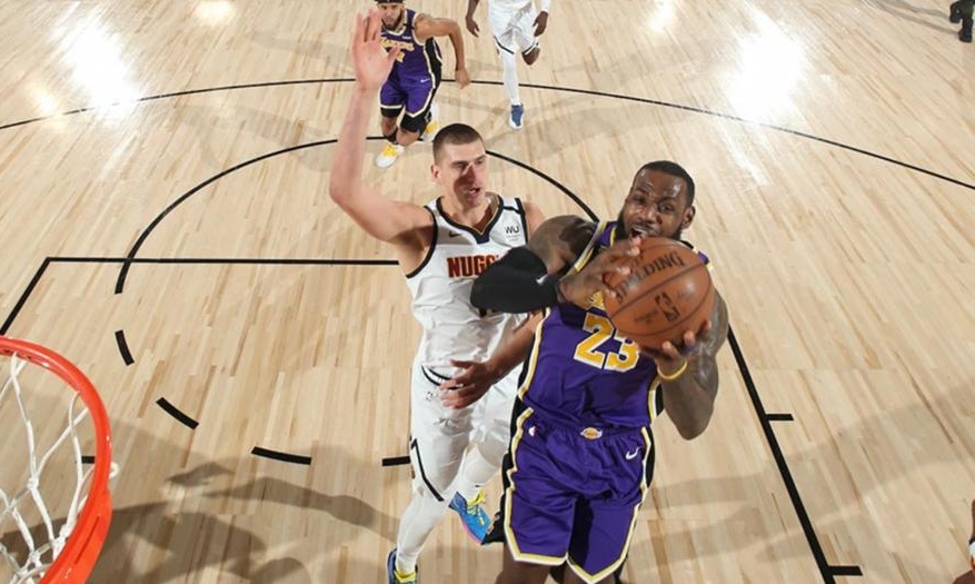 NBA: Στους τελικούς οι Λέικερς με απίθανο Λεμπρόν (video)
