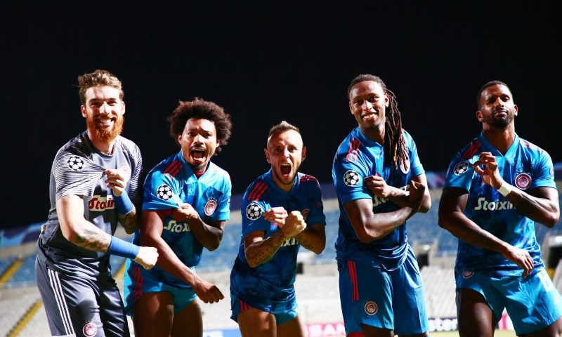 Ομόνοια-Ολυμπιακός: Το γιόρτασαν στα αποδυτήρια οι «ερυθρόλευκοι» (video+photos)