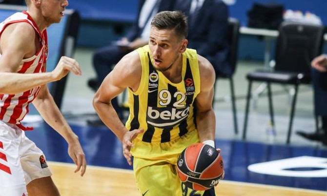 Φενέρμπαχτσε - Ερυθρός Αστέρας 77-63:  Με το δεξί στην εποχή Κοκόσκοφ