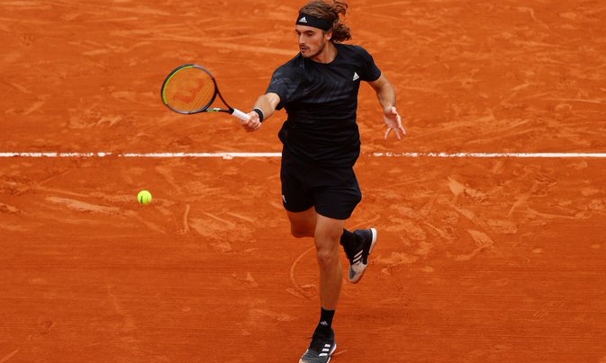 Roland Garros: Άνετη πρόκριση στους «16» για τον Στέφανο Τσιτσιπά (video)
