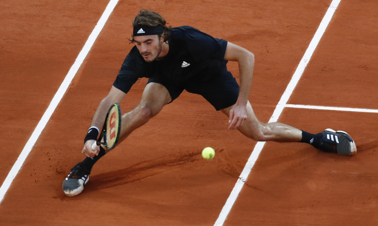 Roland Garros: «Καμπάνα» στον Τσιτσιπά