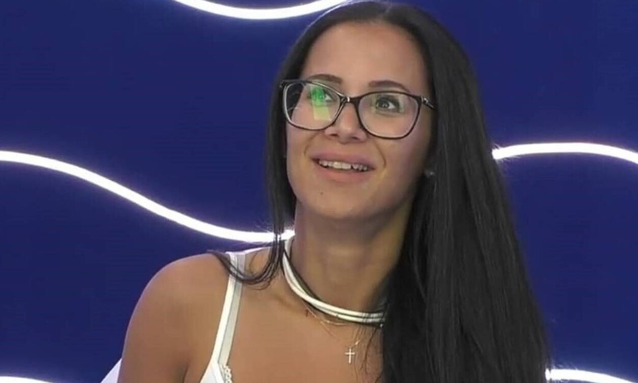 Big Brother: Η αντίδραση της Χριστίνας όταν της έστειλαν ακατάλληλη φωτογραφία (vid)