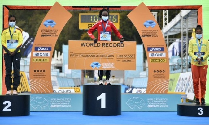 Νέο παγκόσμιο ρεκόρ από την Πέρες Τζεπτσιρτσίρ στον Ημιμαραθώνιο της Πολωνίας