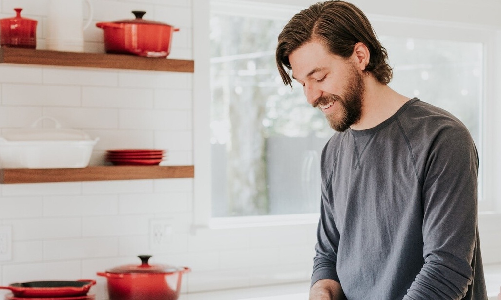 Όταν ο Θάνος έφτιαξε τη δική του μπεσαμέλ: «Και τι δε φτιάχνω»!