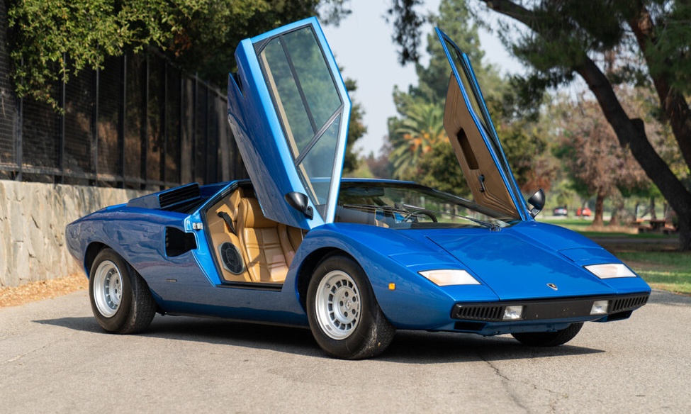 Mια Lamborghini πιο ρετρό και από τις φωτογραφίες του πατέρα σου