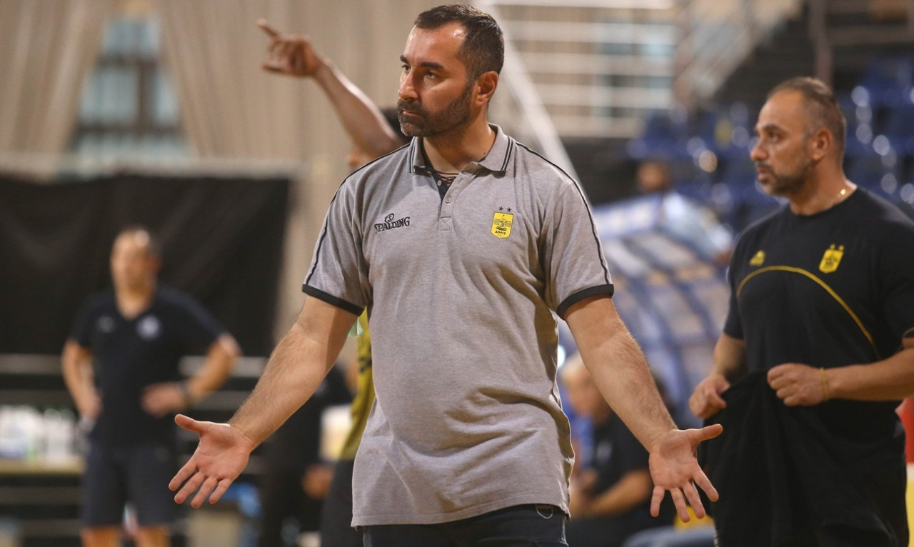 Καμπερίδης: «Αν πιστεύουμε ότι μπορούμε να κερδίζουμε χωρίς προσπάθεια, τότε είμαστε γελασμένοι»