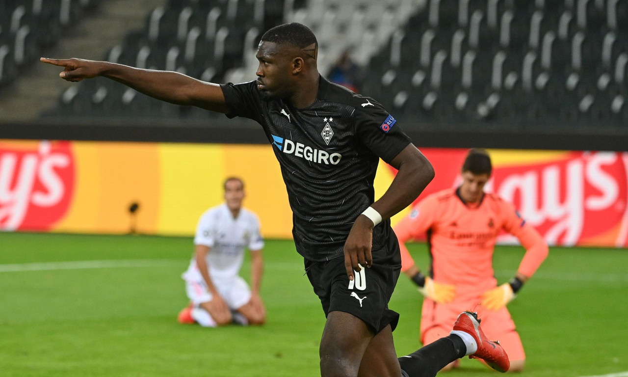 Γκλάντμπαχ-Ρεάλ: «Γκέλα» του Κουρτουά και 2-0 οι Γερμανοί (videos+photos)