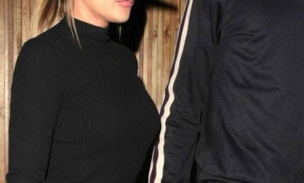 Τους τσακώσαμε! Το φιλί που... δείχνει επανασύνδεση για το διάσημο ζευγάρι