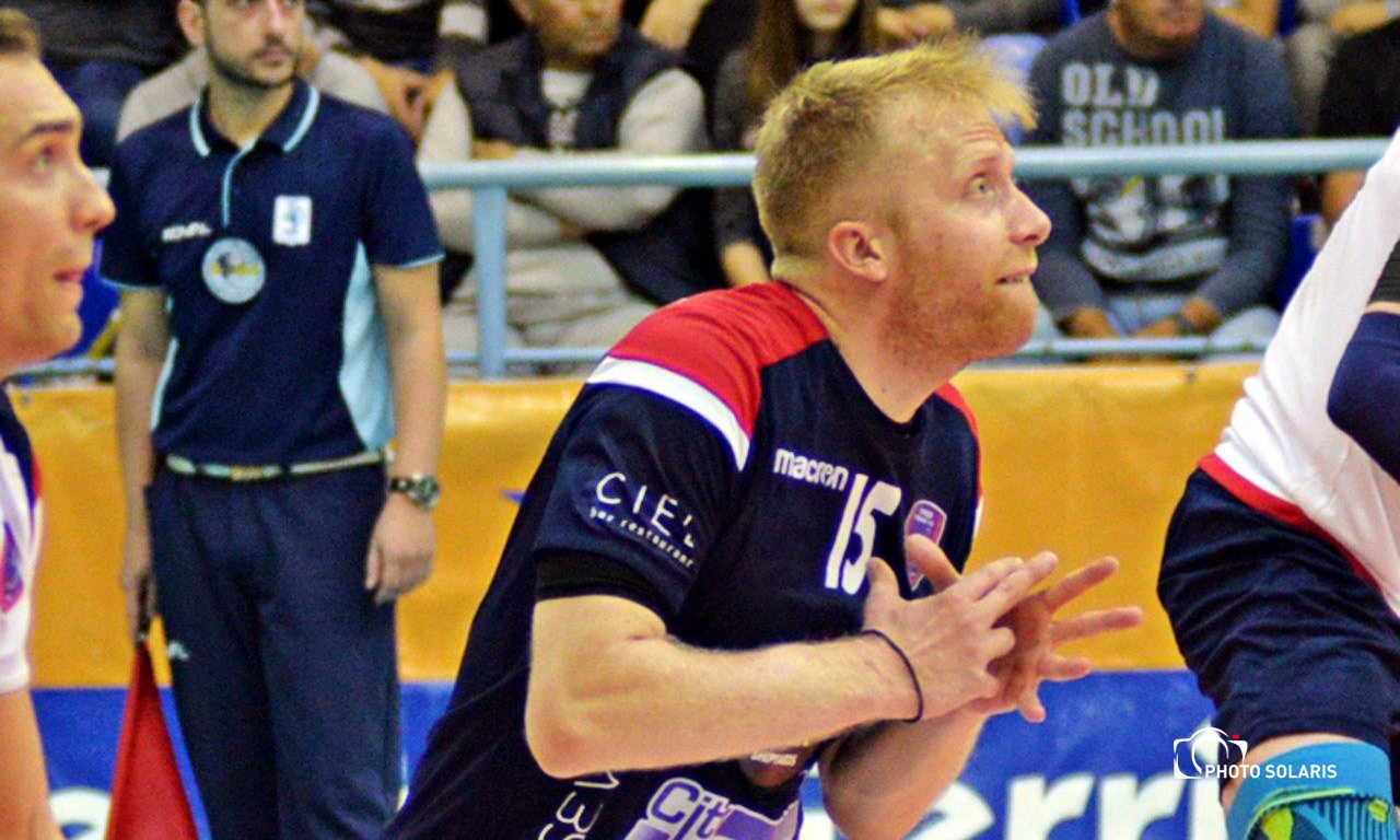 Καρασαββίδης: «Κάθε αγώνας ένας μικρός τελικός για τον Φοίνικα Σύρου»