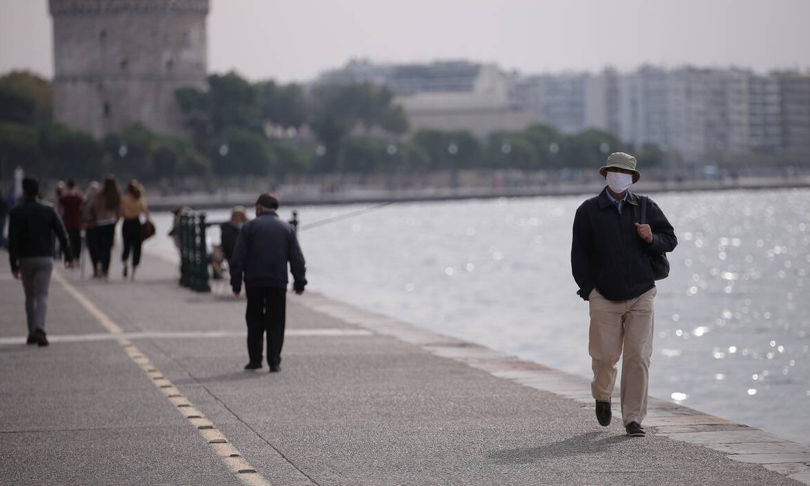 Ζέρβας: «Απαράδεκτες οι εικόνες συνωστισμού» - Η εκτίμηση για τα Χριστούγεννα