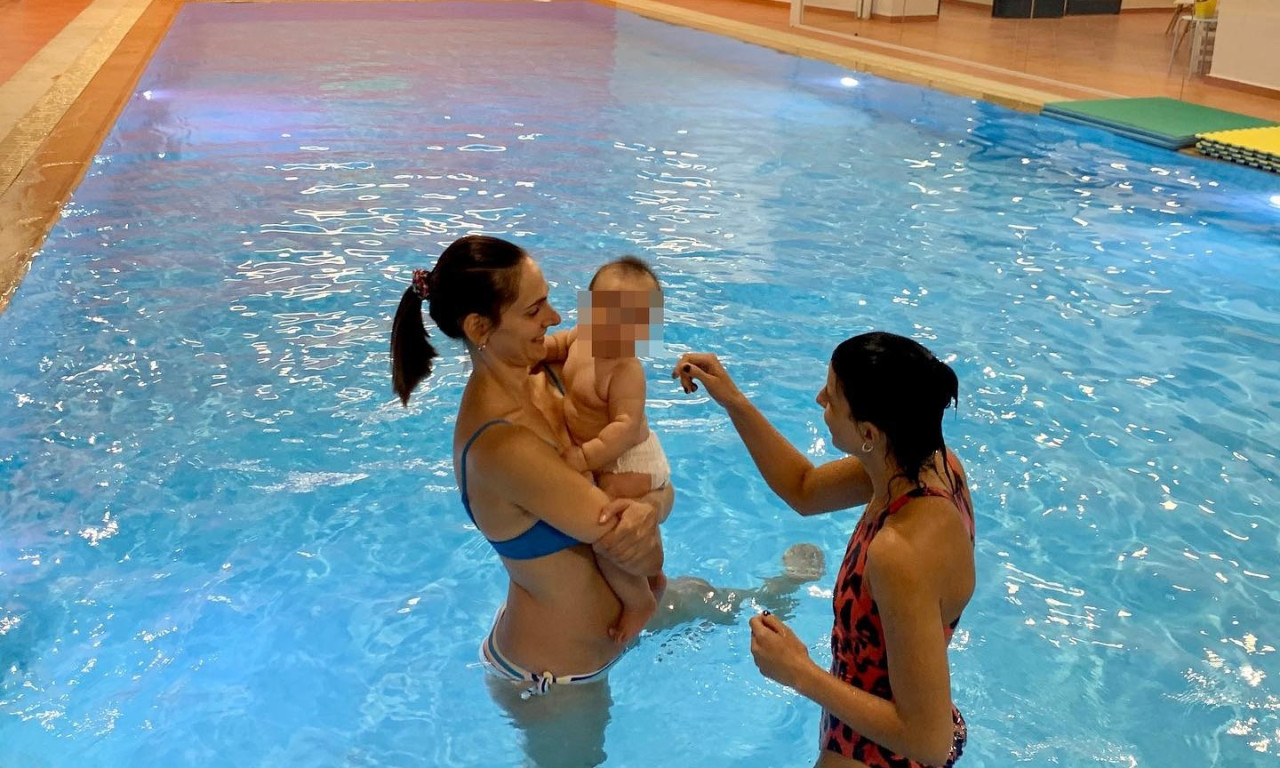 Κολύμβηση: Θηλασμός και στο νερό! (photo)