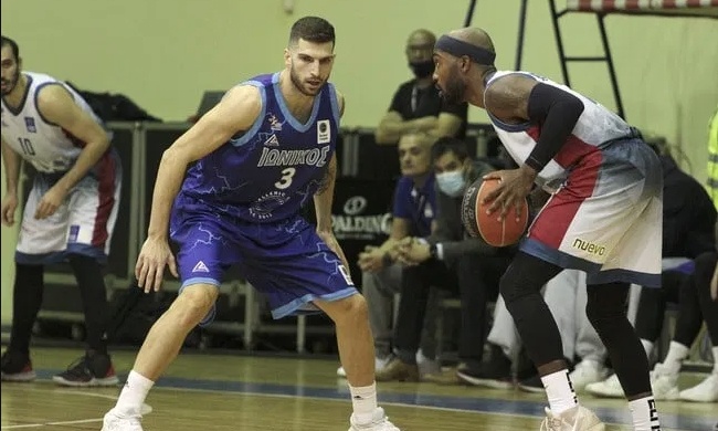 Πετρόπουλος: « Με την... αύρα του Πλάτωνα»